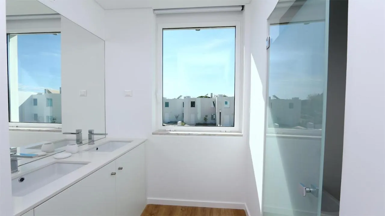 Villa Terese-Cleverdetails, Central Vilamoura, Sleeps 6, Luxury, Walking Distance