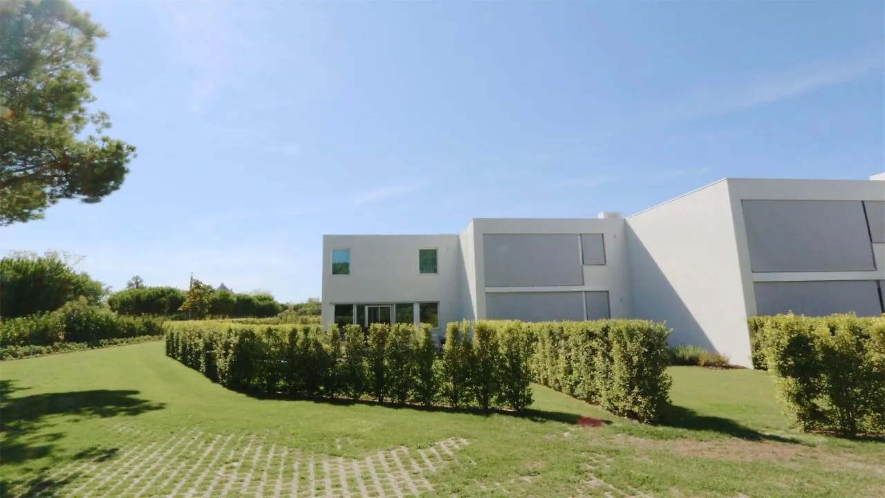 Villa Terese-Cleverdetails, Central Vilamoura, Sleeps 6, Luxury, Walking Distance Vilamoura
