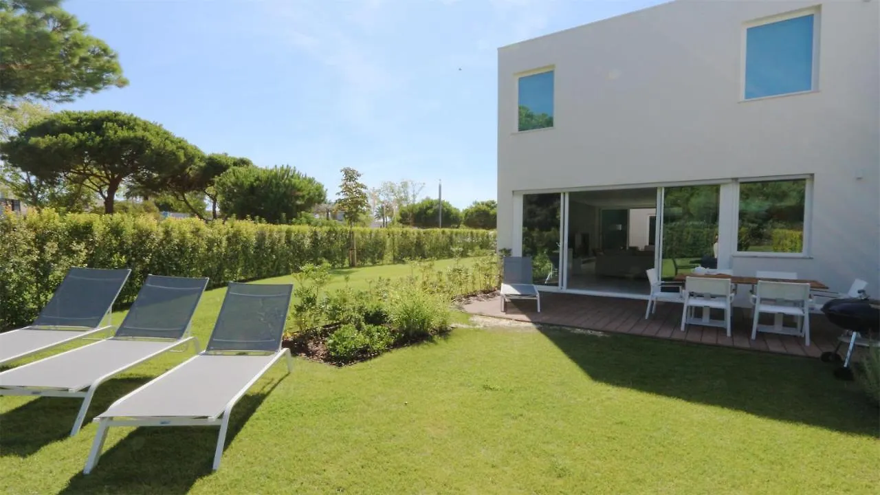 Villa Terese-Cleverdetails, Central Vilamoura, Sleeps 6, Luxury, Walking Distance