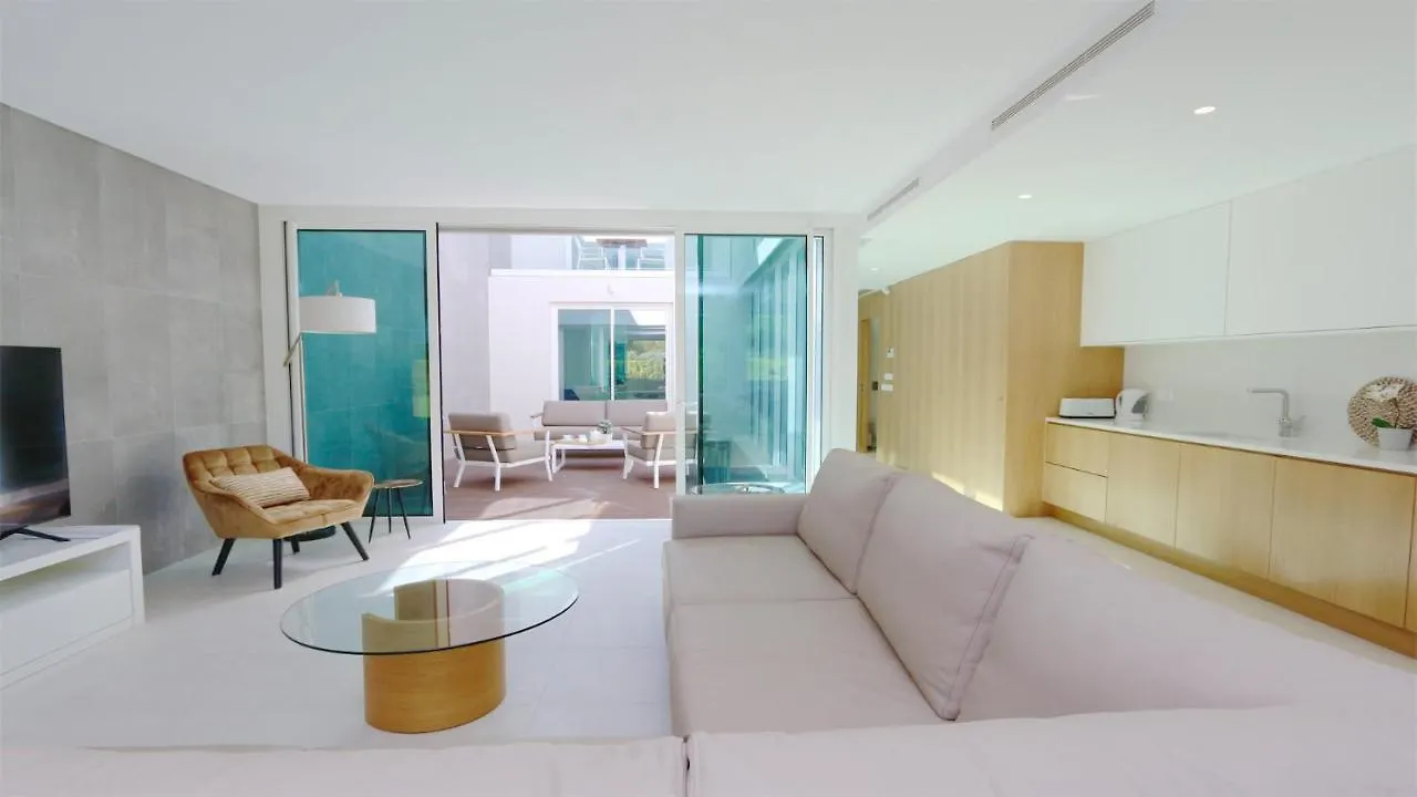 Villa Terese-Cleverdetails, Central Vilamoura, Sleeps 6, Luxury, Walking Distance  Vilamoura