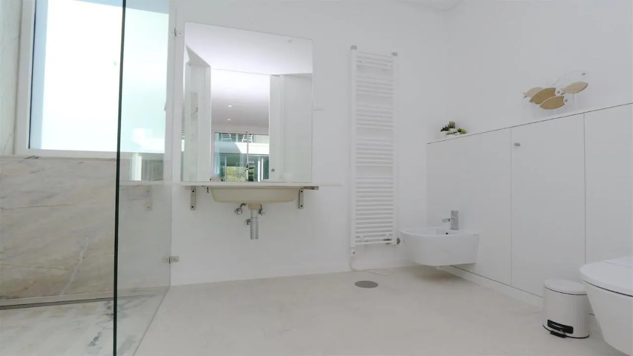 Villa Terese-Cleverdetails, Central Vilamoura, Sleeps 6, Luxury, Walking Distance Vilamoura